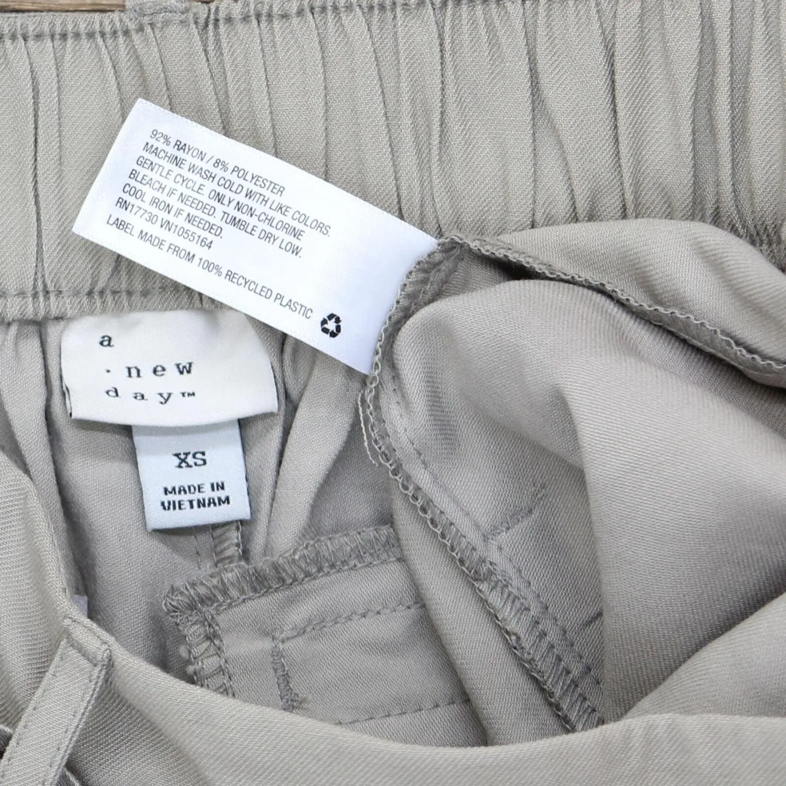 A New Day Women's Tie Waist Shorts. 555282 Khaki Beige XS