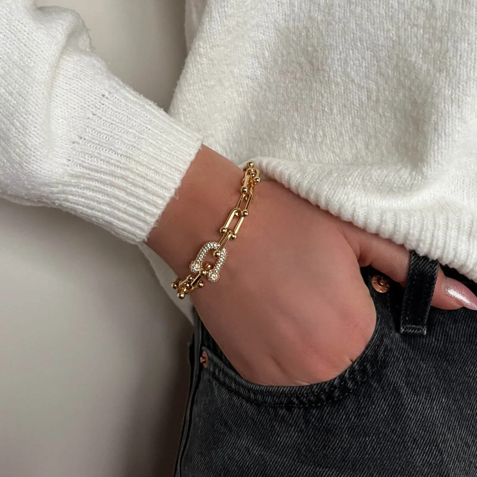 Absolute Gold Oval Chain Linked Bracelet