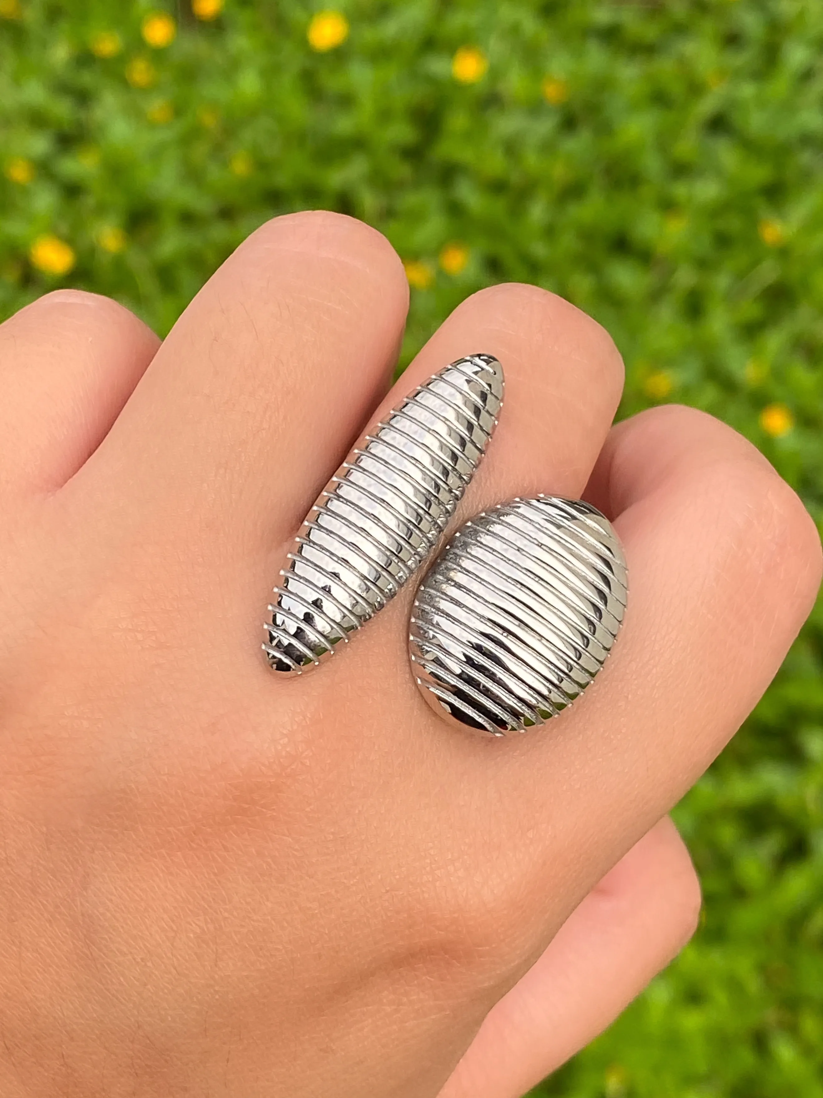 Anillo Con Ovalo Con Textura
