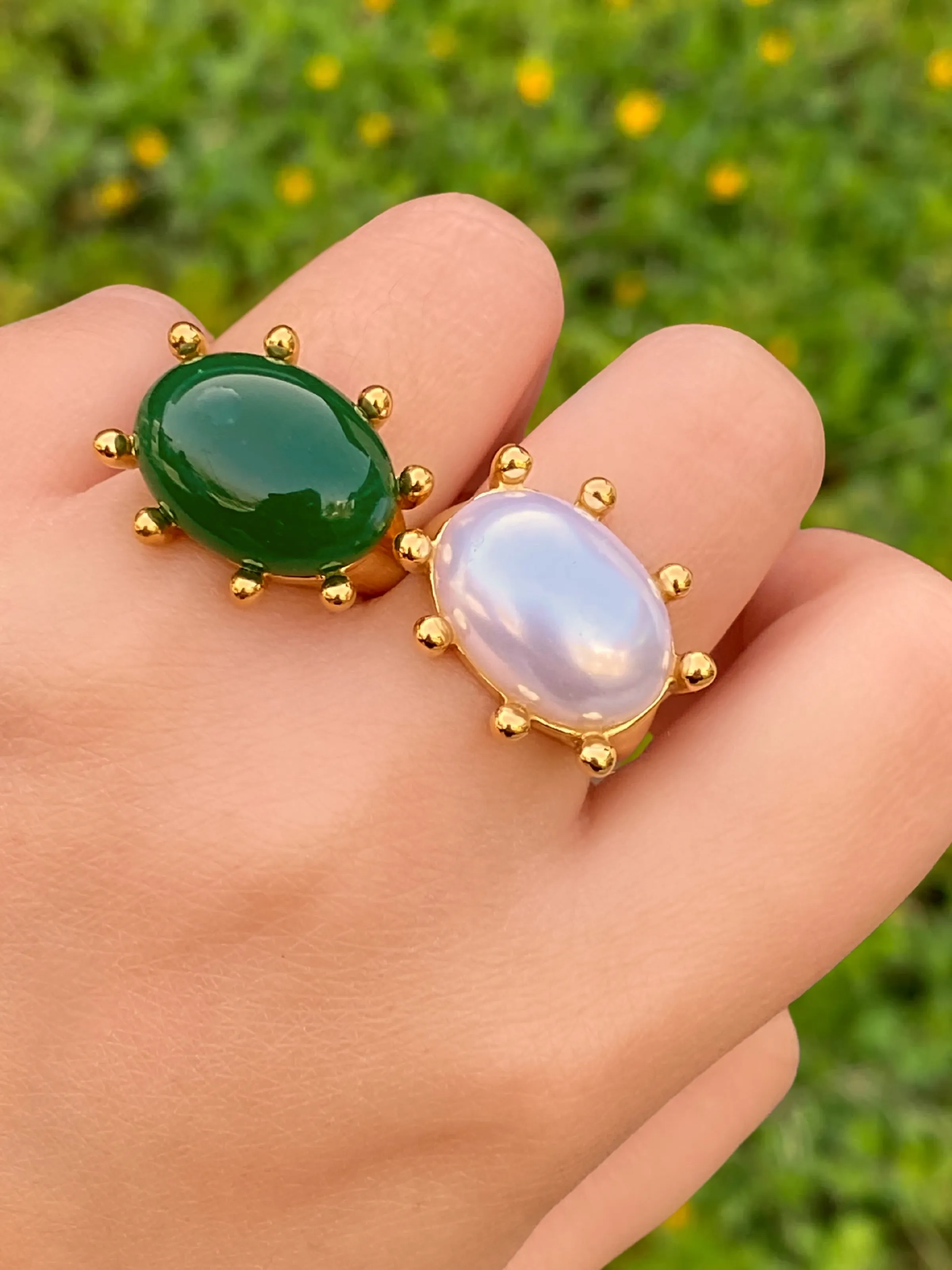 Anillo Con Piedra Y Bolitas