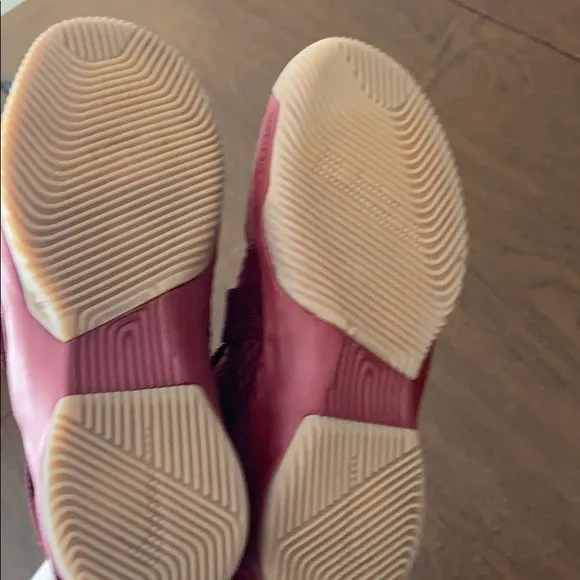 Brand new burgundy boys Lebron Velcro sneakers sz3