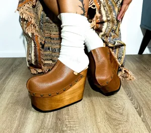 Chicago Clogs Camel
