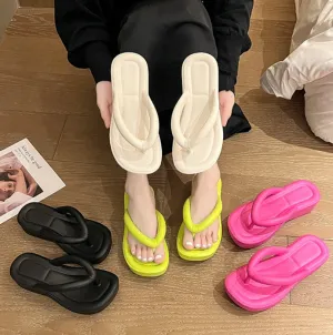 Chunky Platform Flip Flops for Women: Summer Fashion with Elevated Wedge Heel, Popular Beach Style, Comfortable Slip-Ons, Provides Elevated Feel, Perfect for Casual Wear.W-240223-3