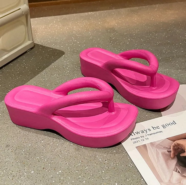 Chunky Platform Flip Flops for Women: Summer Fashion with Elevated Wedge Heel, Popular Beach Style, Comfortable Slip-Ons, Provides Elevated Feel, Perfect for Casual Wear.W-240223-3