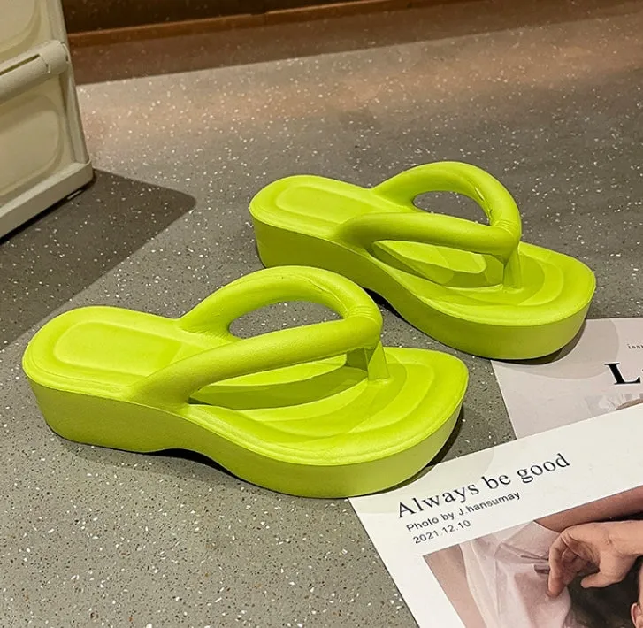 Chunky Platform Flip Flops for Women: Summer Fashion with Elevated Wedge Heel, Popular Beach Style, Comfortable Slip-Ons, Provides Elevated Feel, Perfect for Casual Wear.W-240223-3