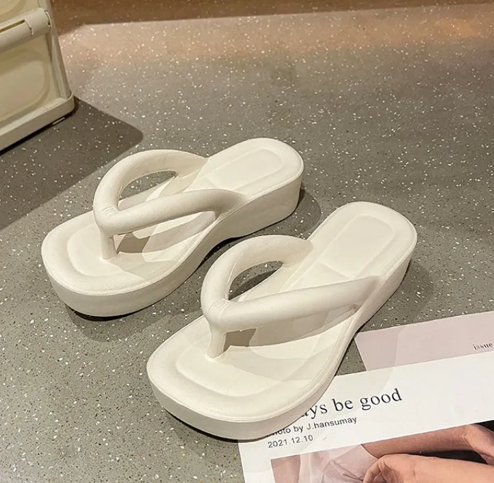 Chunky Platform Flip Flops for Women: Summer Fashion with Elevated Wedge Heel, Popular Beach Style, Comfortable Slip-Ons, Provides Elevated Feel, Perfect for Casual Wear.W-240223-3