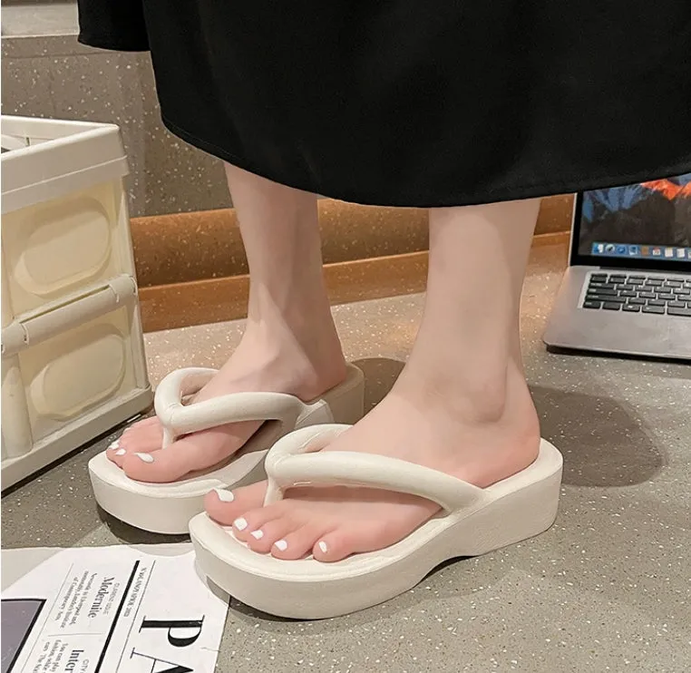 Chunky Platform Flip Flops for Women: Summer Fashion with Elevated Wedge Heel, Popular Beach Style, Comfortable Slip-Ons, Provides Elevated Feel, Perfect for Casual Wear.W-240223-3