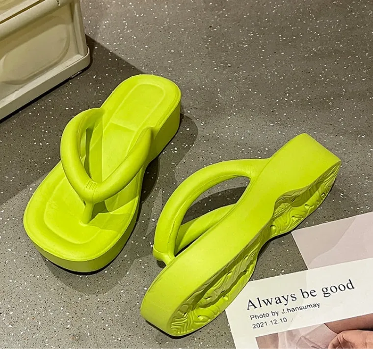 Chunky Platform Flip Flops for Women: Summer Fashion with Elevated Wedge Heel, Popular Beach Style, Comfortable Slip-Ons, Provides Elevated Feel, Perfect for Casual Wear.W-240223-3