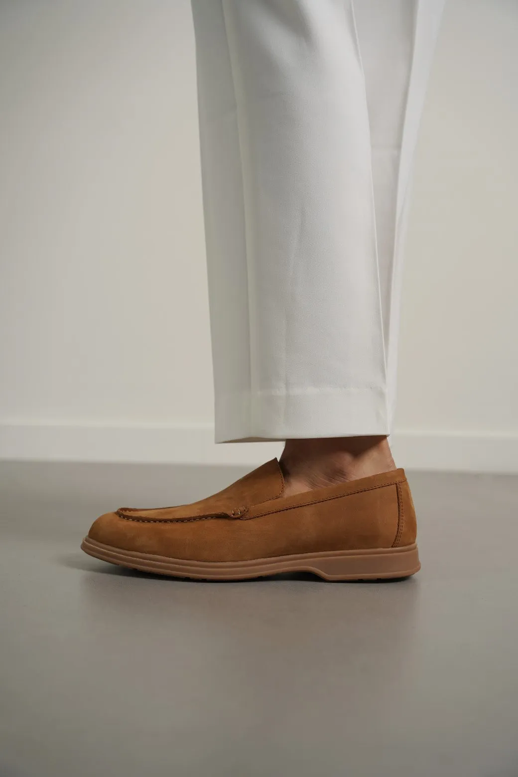 CLASSIC LEATHER LOAFERS