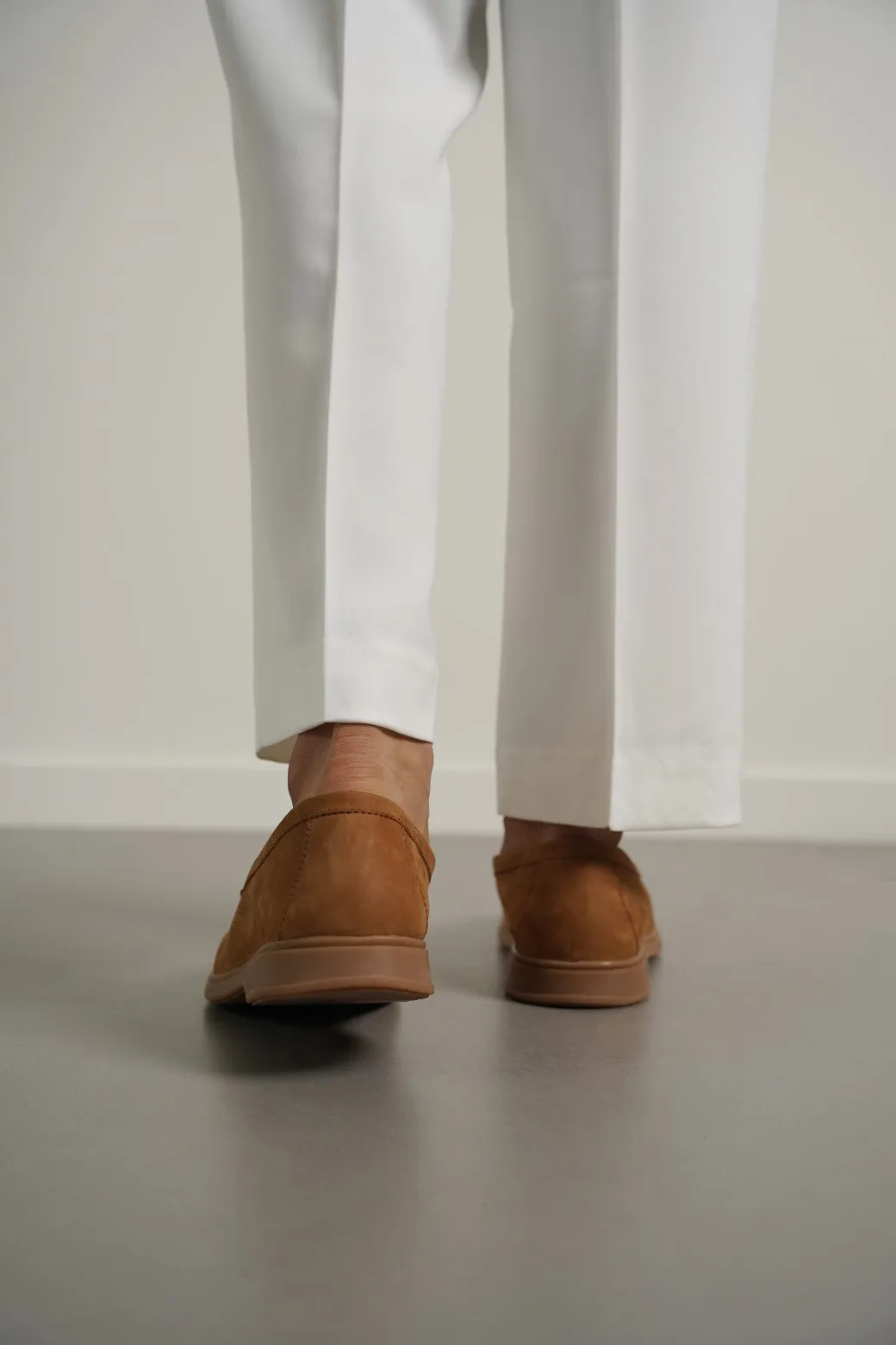 CLASSIC LEATHER LOAFERS