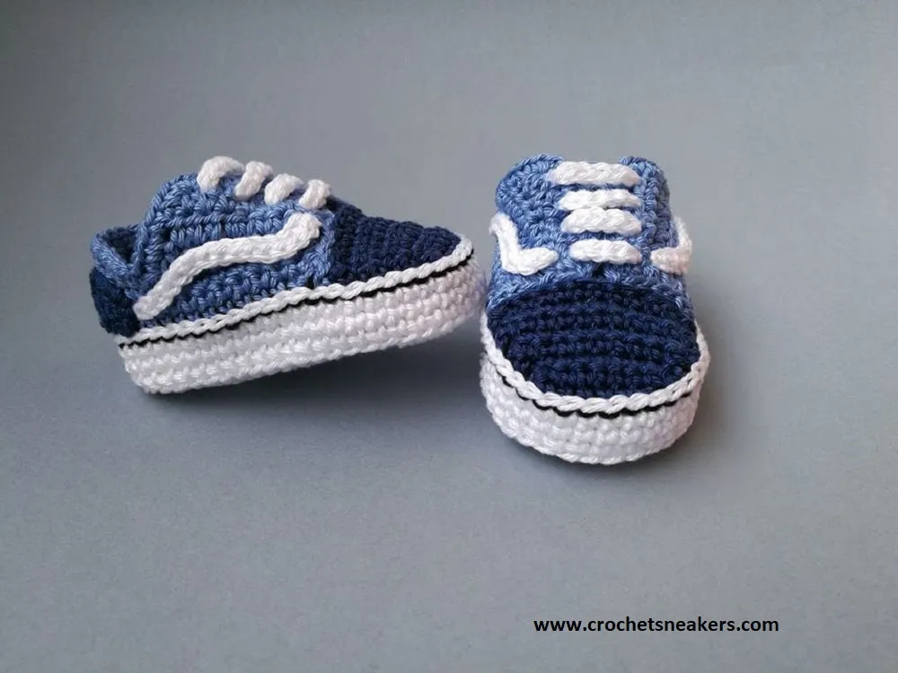 Crochet baby sneakers, Ozana booties, blue colors