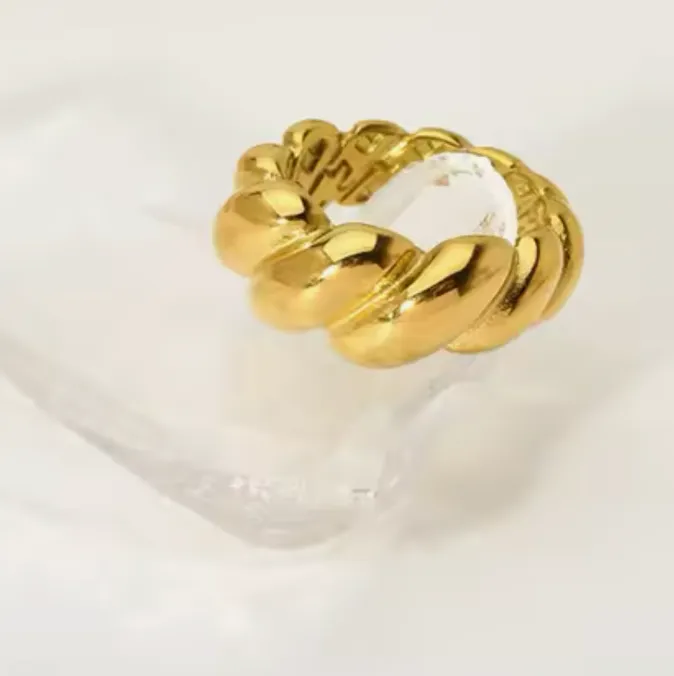 Croissant Rope Chunky Ring