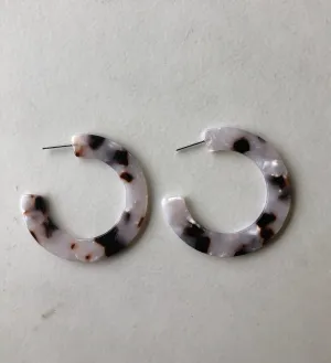 HARLOW Resin Thick Hoop Earrings