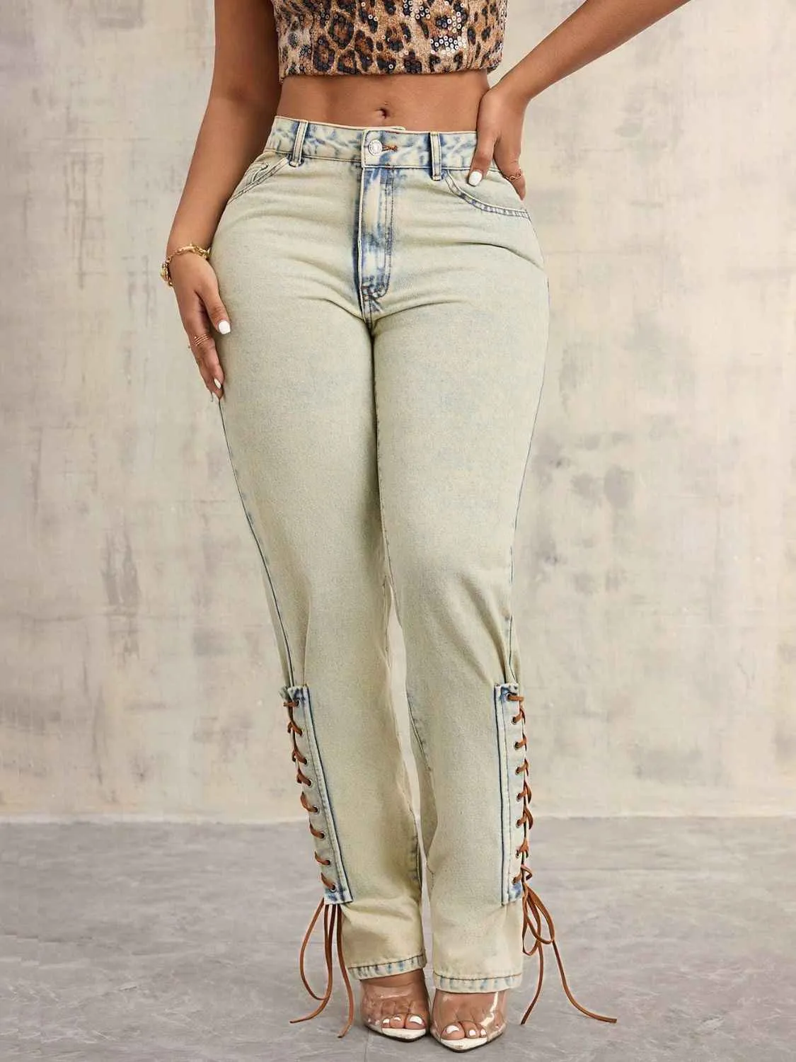 Lace-Up High Rise Jeans for Effortless Style and Comfort
