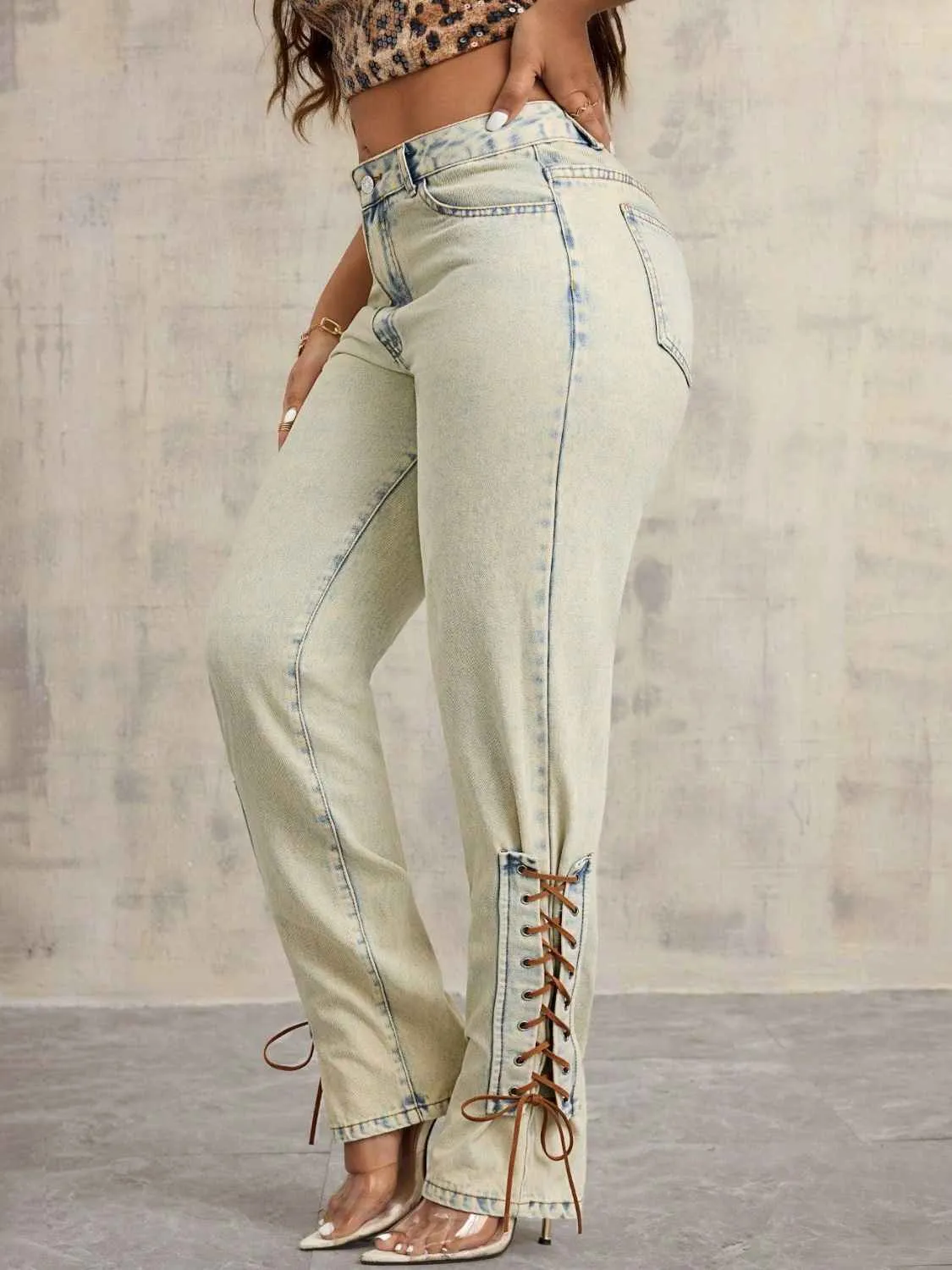 Lace-Up High Rise Jeans for Effortless Style and Comfort