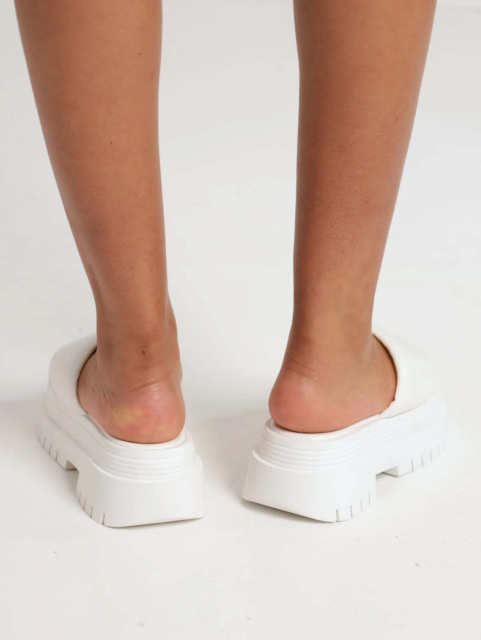 Ladies Chunky Flatform Neoprene Mule Pushin Sandal - White