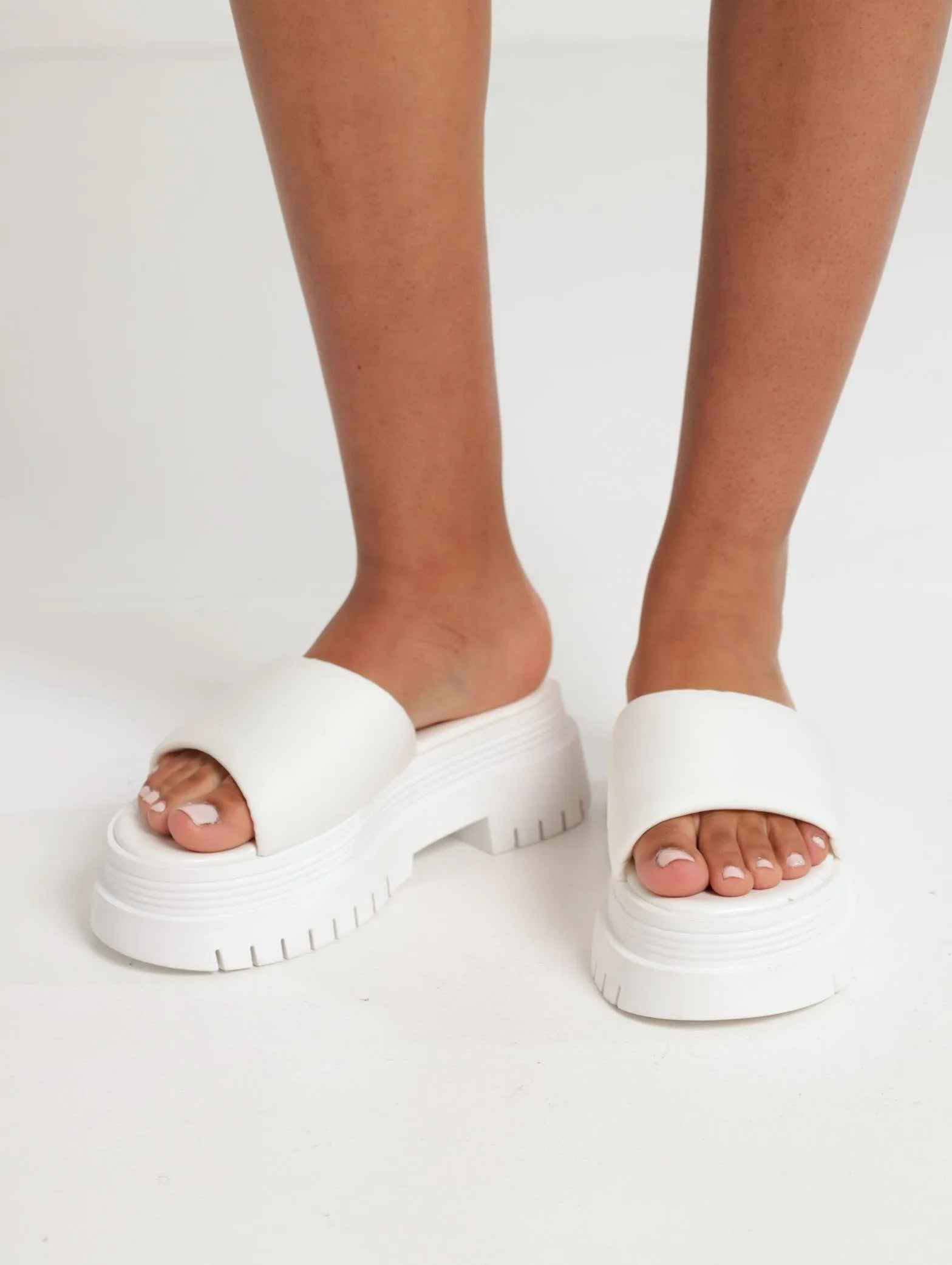 Ladies Chunky Flatform Neoprene Mule Pushin Sandal - White