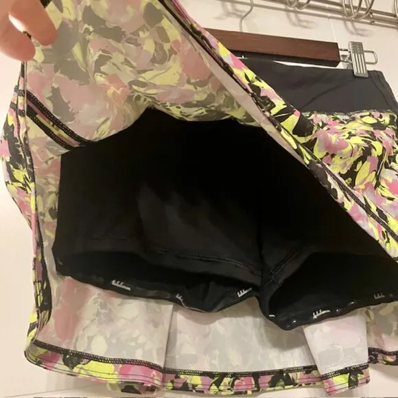 Lululemon Pace Rival Mid Rise Floral Skirt Size 4