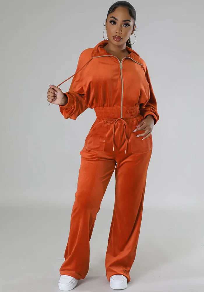 Luxurious Velvet Two-Piece Tracksuit with Zipper Jacket and High-Waist Pants