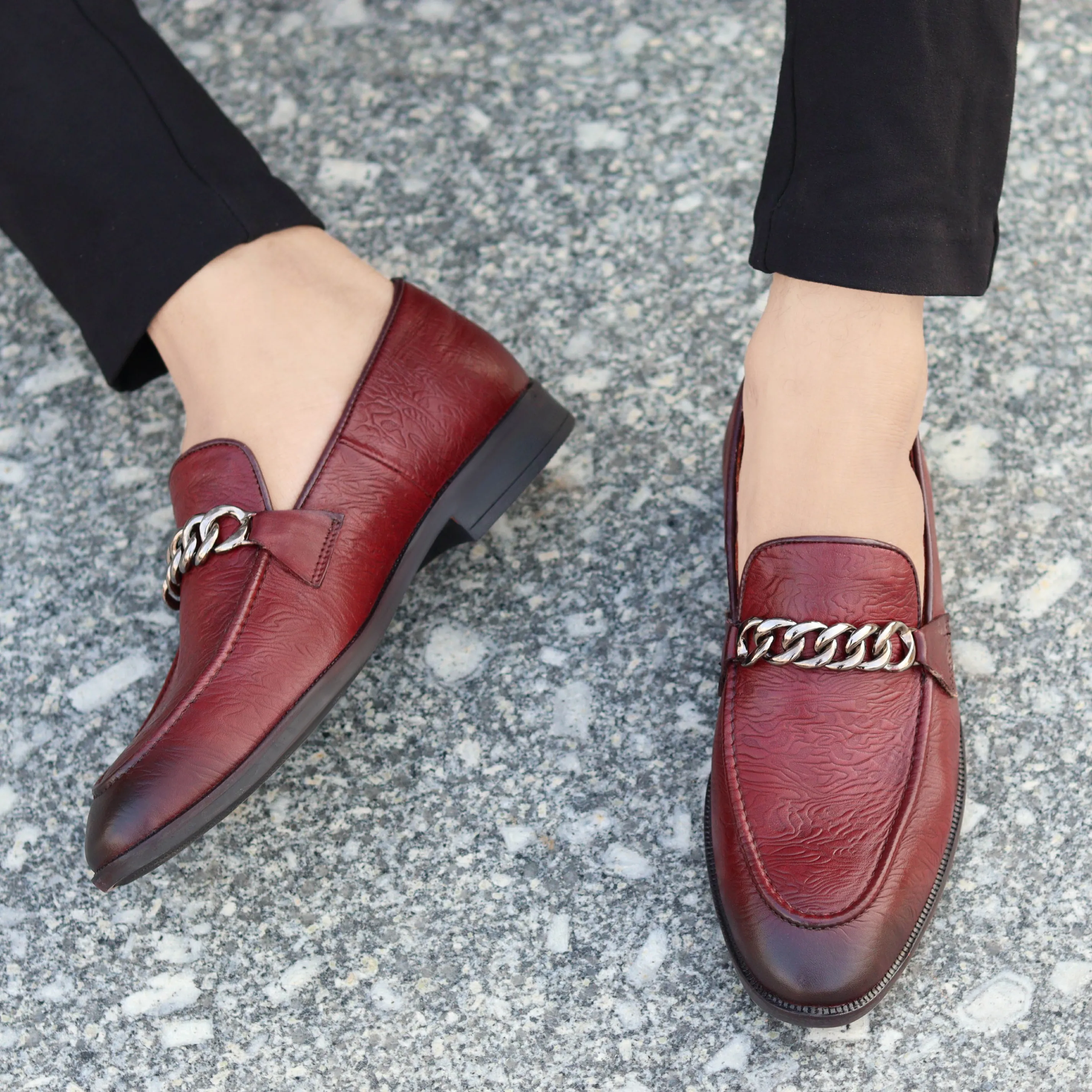 Men's Buckle Moccasin Loafers - Black & Cherry