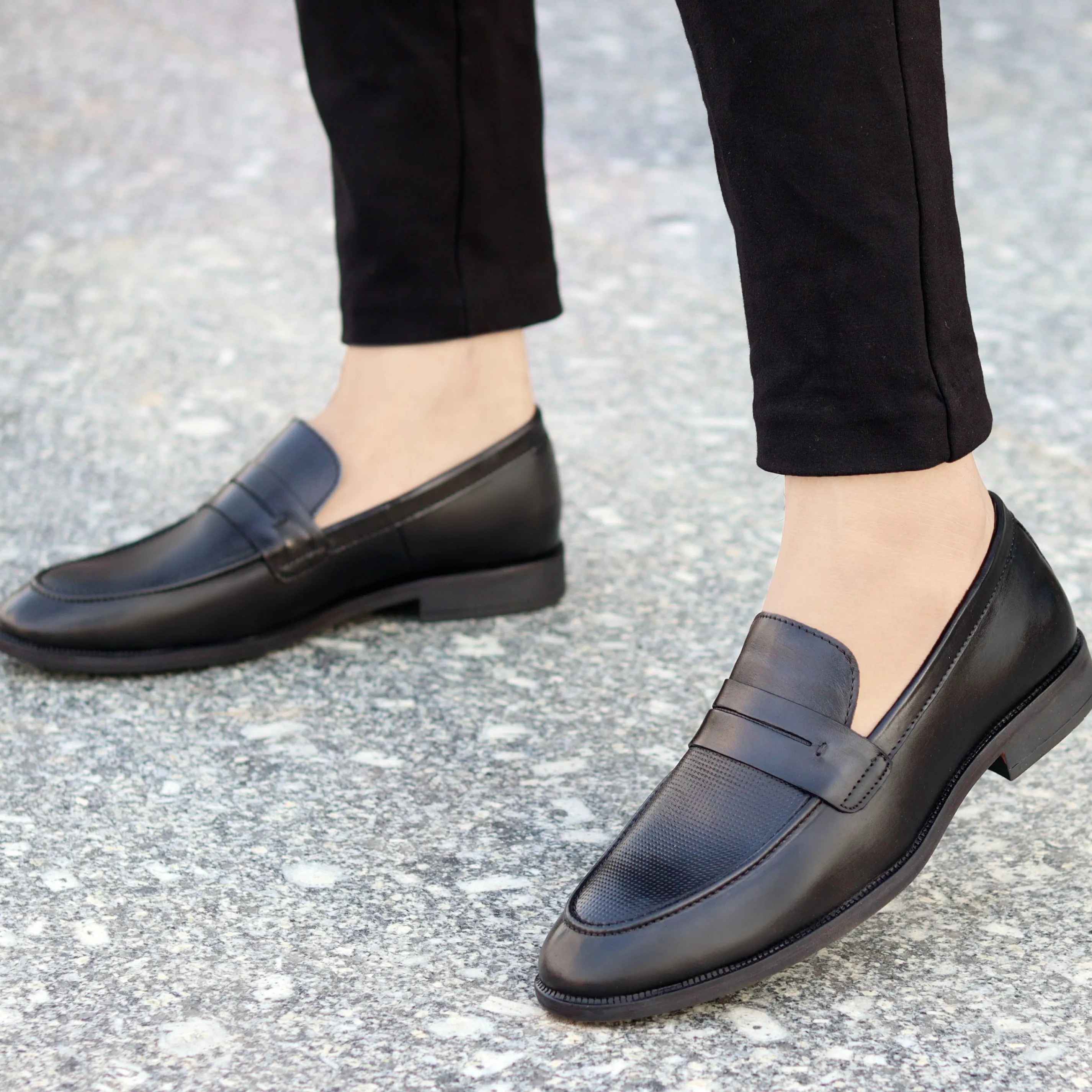 Men's Plain Moccasin Loafers - Black,Tan & Wine