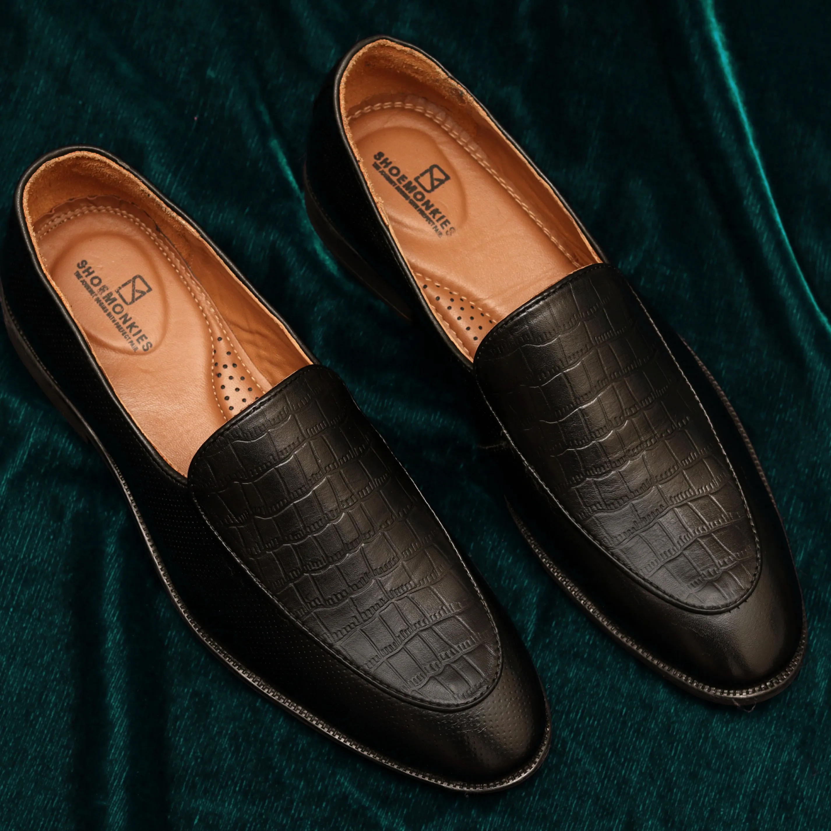 Men's Textured Moccasin Loafers - Black & Brown