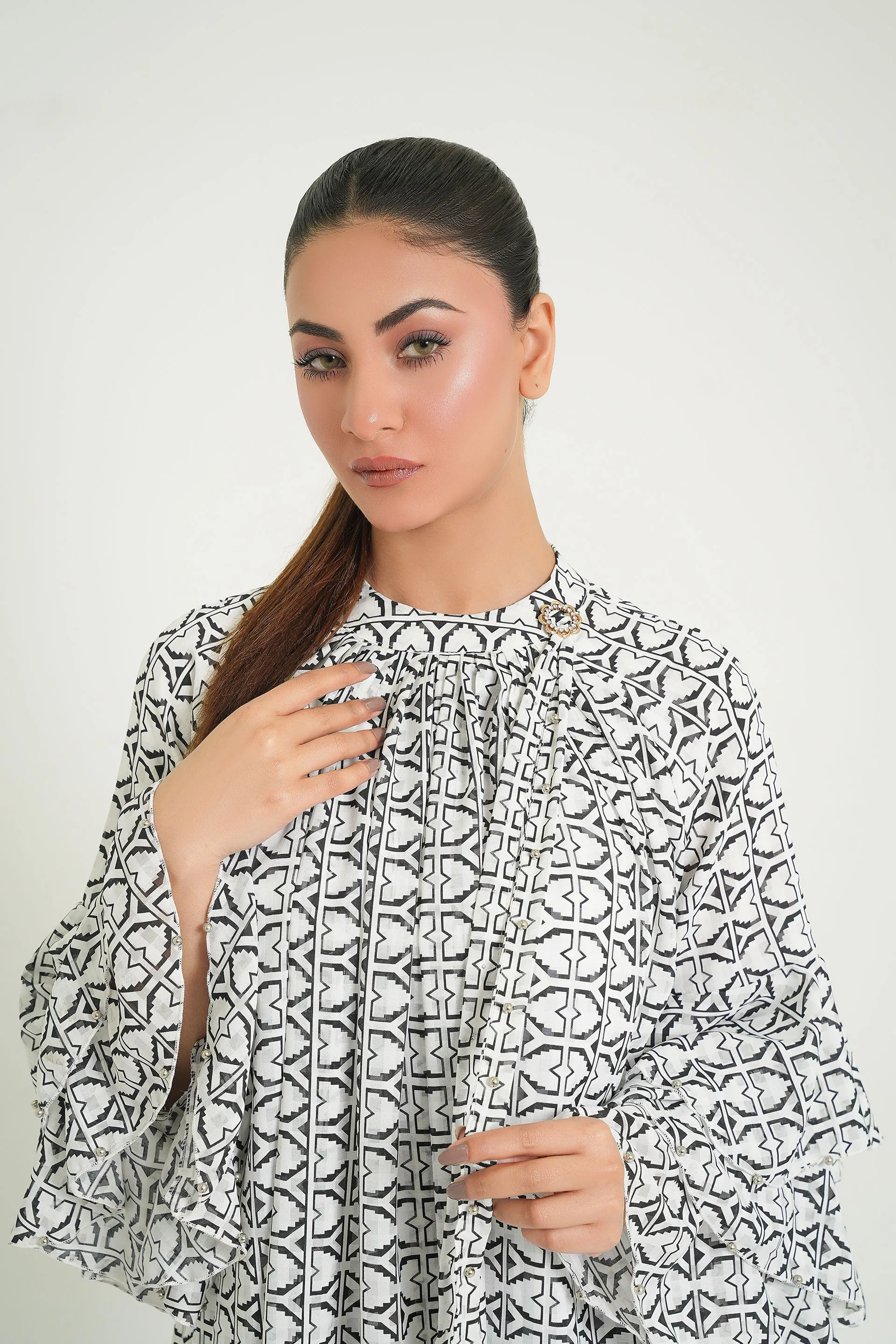 Monochrome Ruffle Sleeves Tunic Top