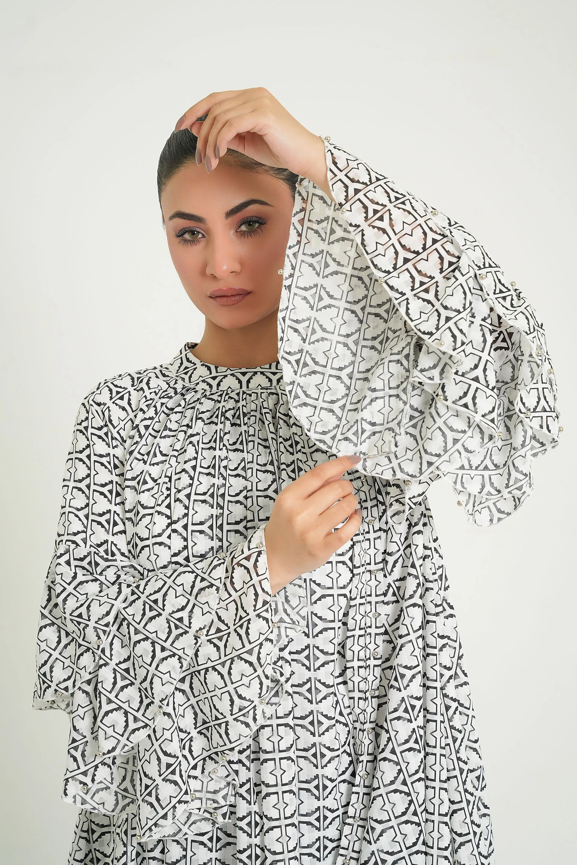 Monochrome Ruffle Sleeves Tunic Top