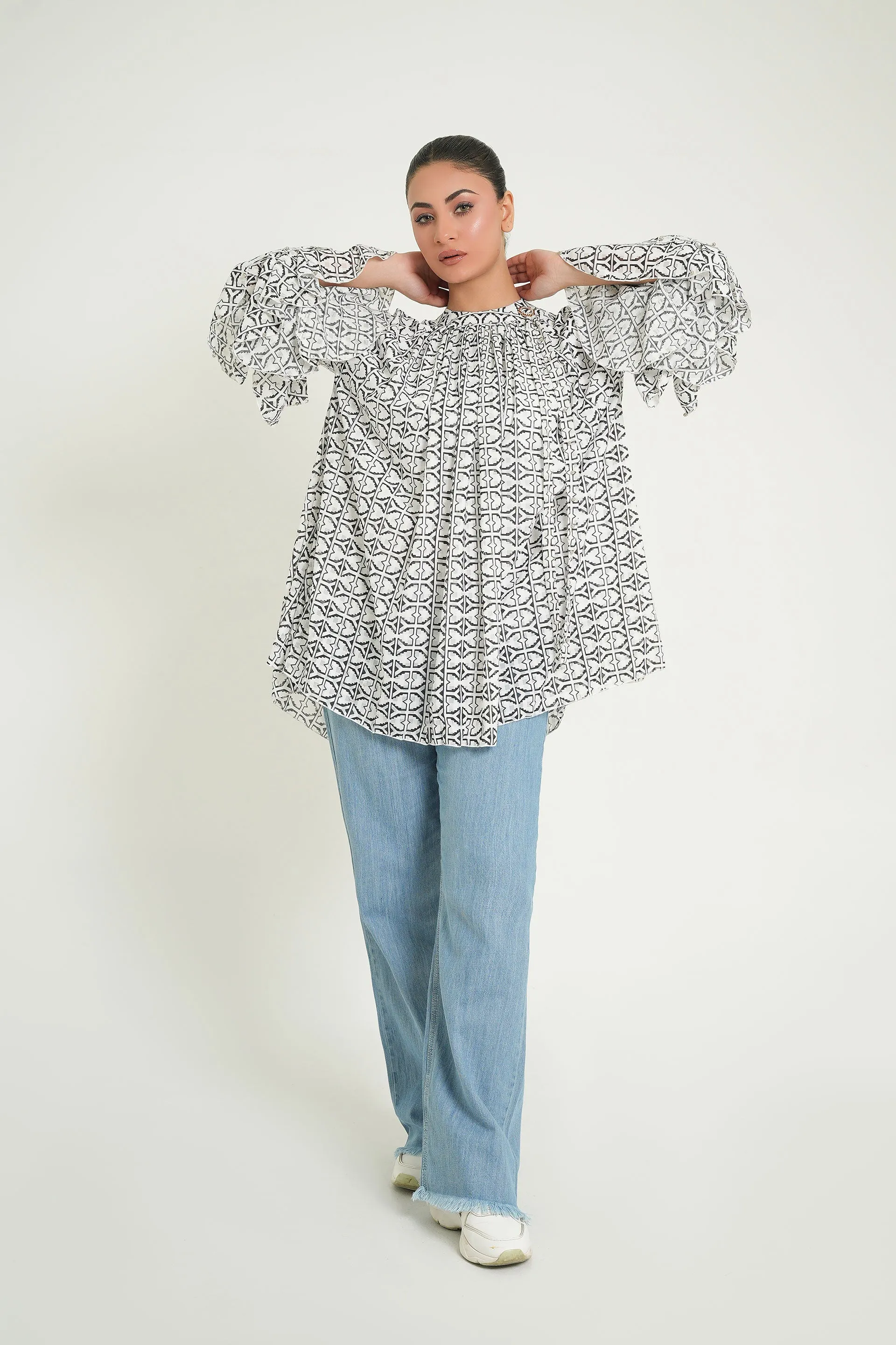 Monochrome Ruffle Sleeves Tunic Top