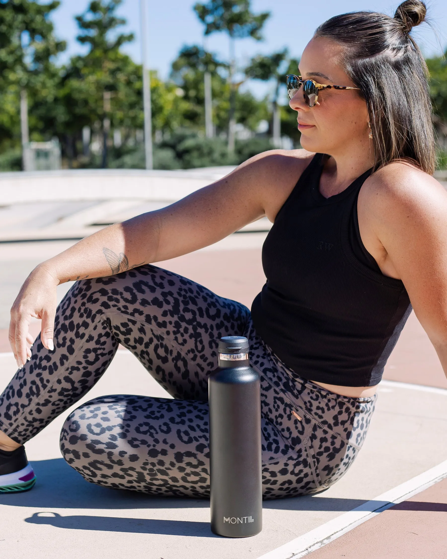 MontiiCo Mega Drink Bottle - Coal 1 Litre