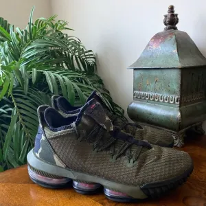 Nike Lebron James 16 Low in Camo Green Sneakers