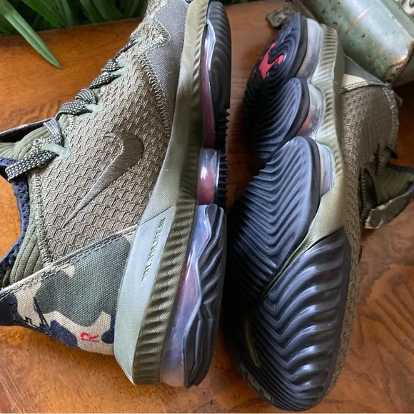Nike Lebron James 16 Low in Camo Green Sneakers