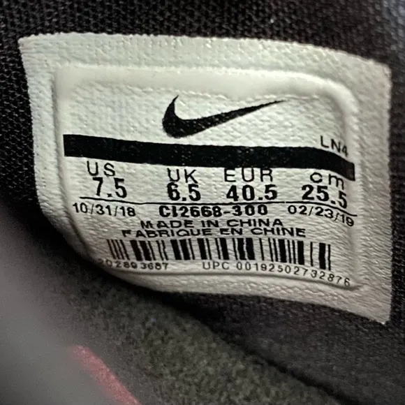 Nike Lebron James 16 Low in Camo Green Sneakers