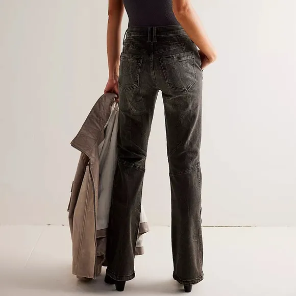 NWT Free People Women’s We The Free Vector Moto Mid Rise Flare Jeans.