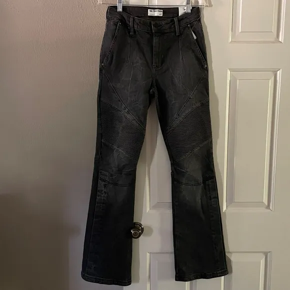 NWT Free People Women’s We The Free Vector Moto Mid Rise Flare Jeans.