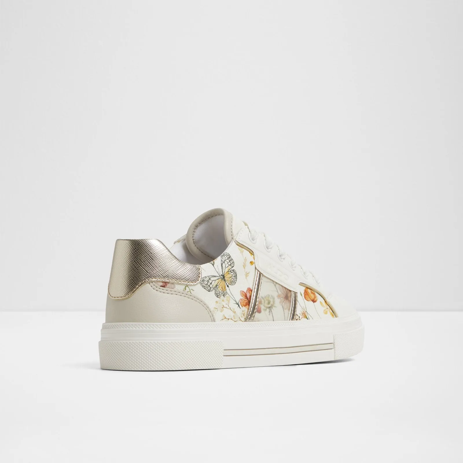 Oniraseen / Sneakers