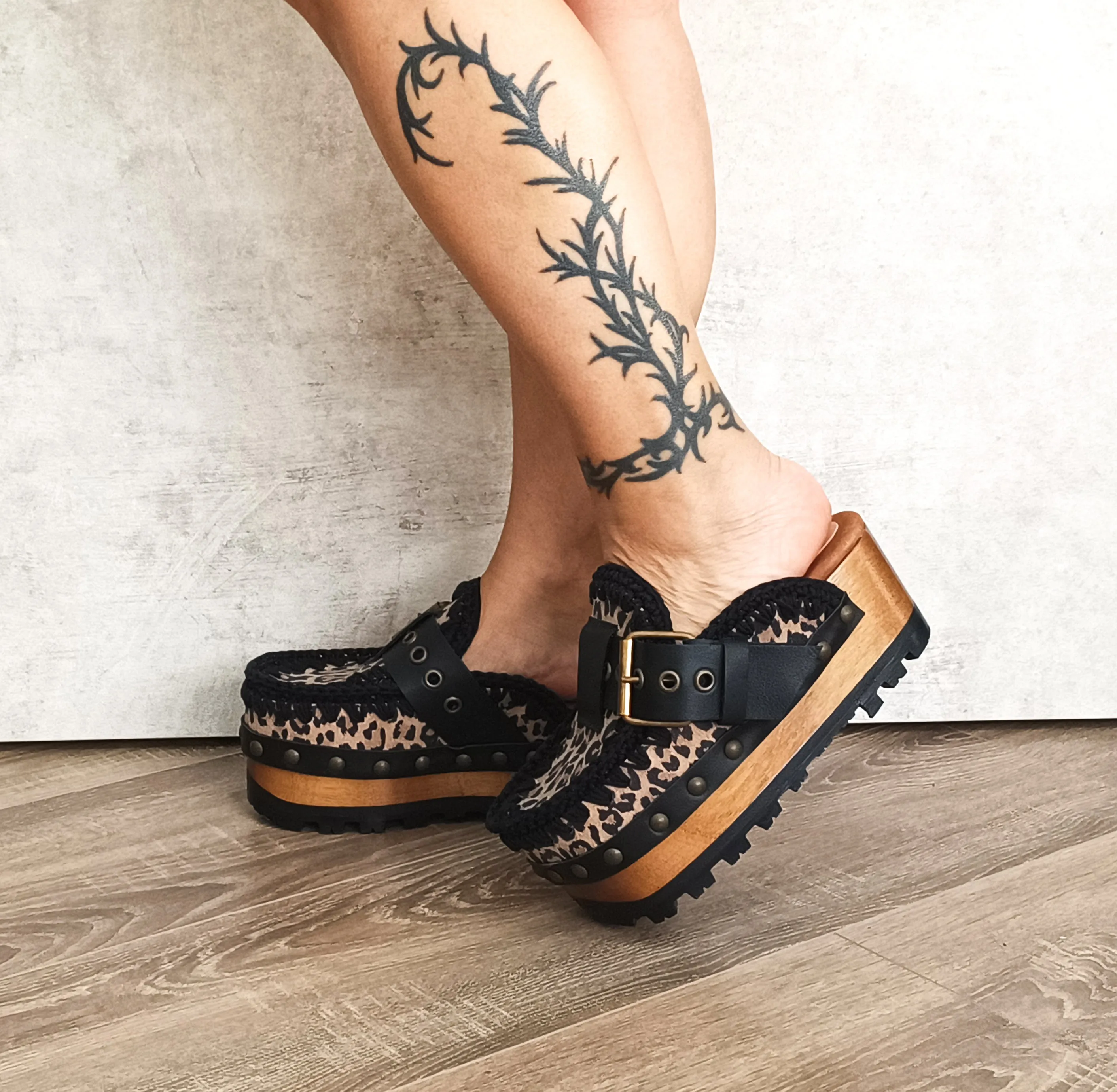 Oxford Leopard Clogs