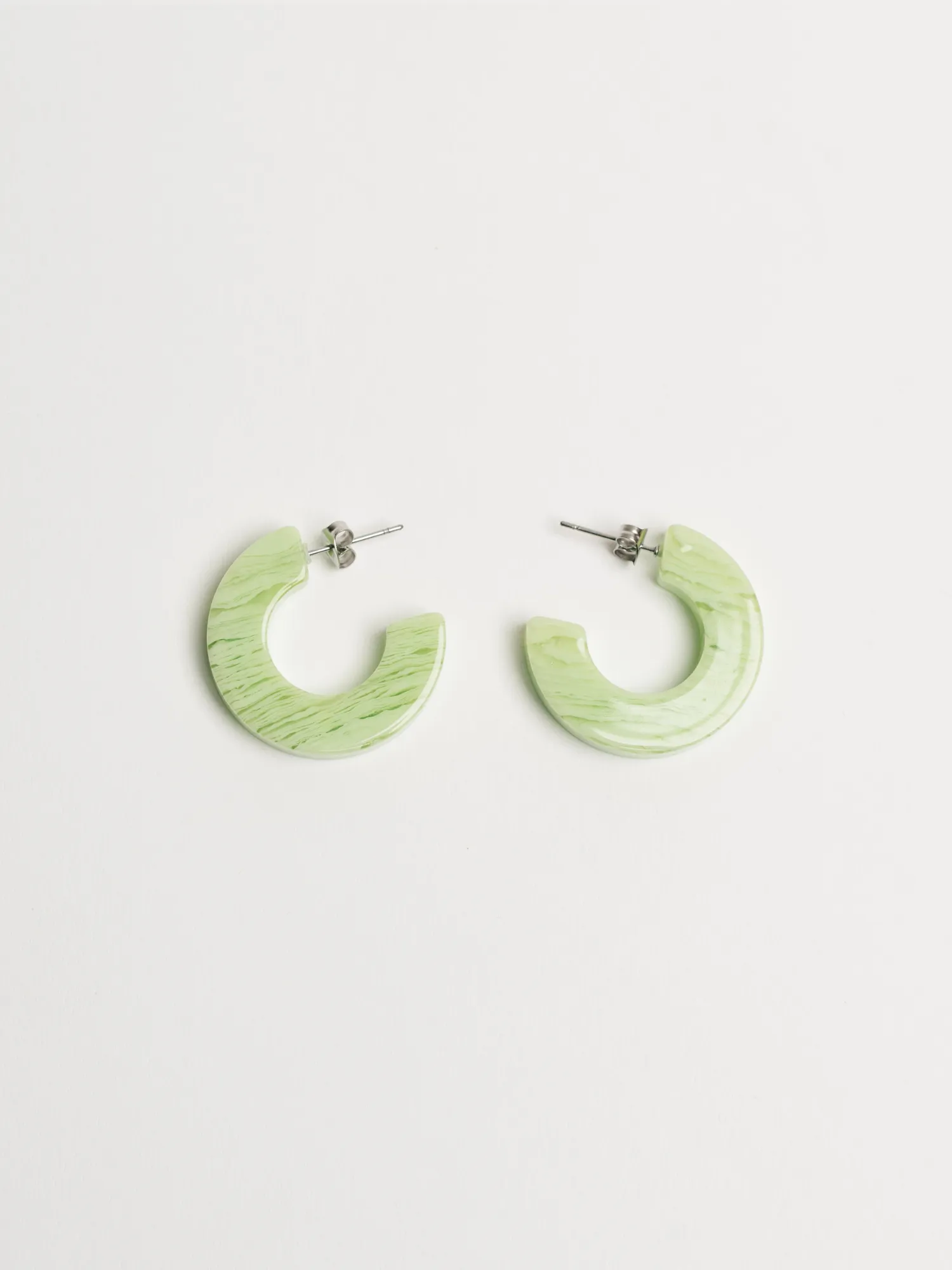 Ray Chunky Hoop Earrings: Tiger Green