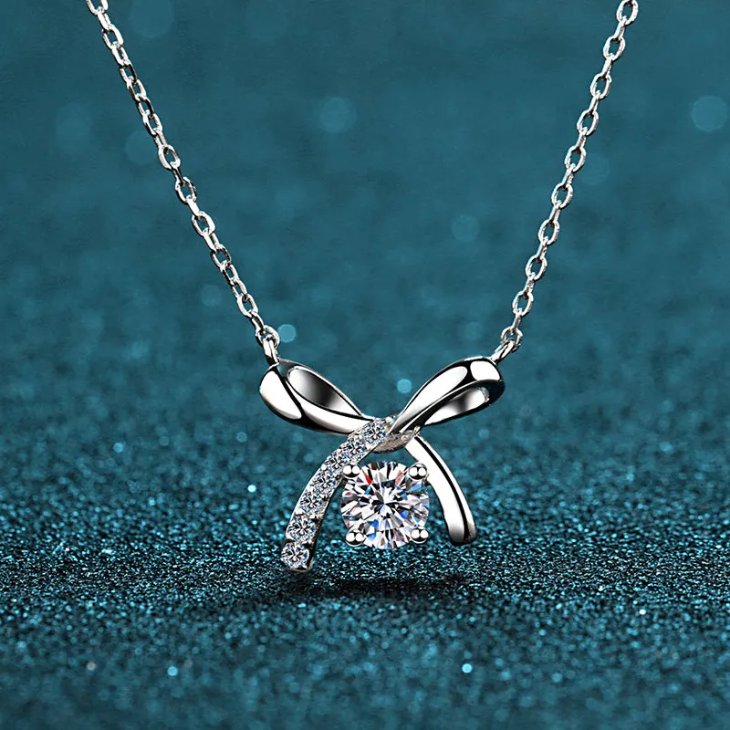 Round Cut Moissanite Diamond Knot Necklace