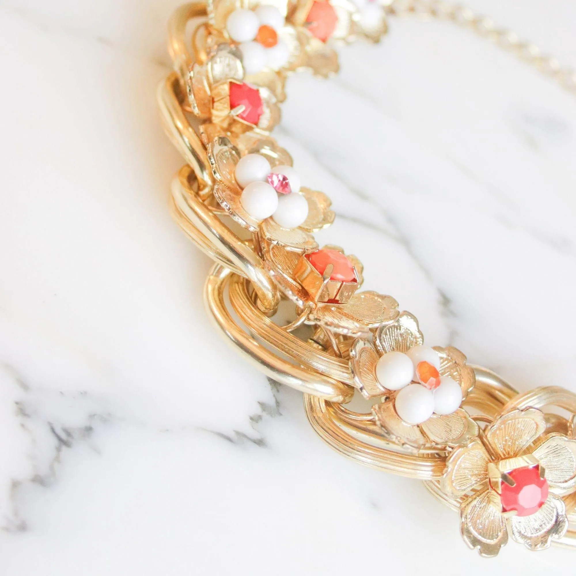 Vintage Chunky Gold White Flower Necklace