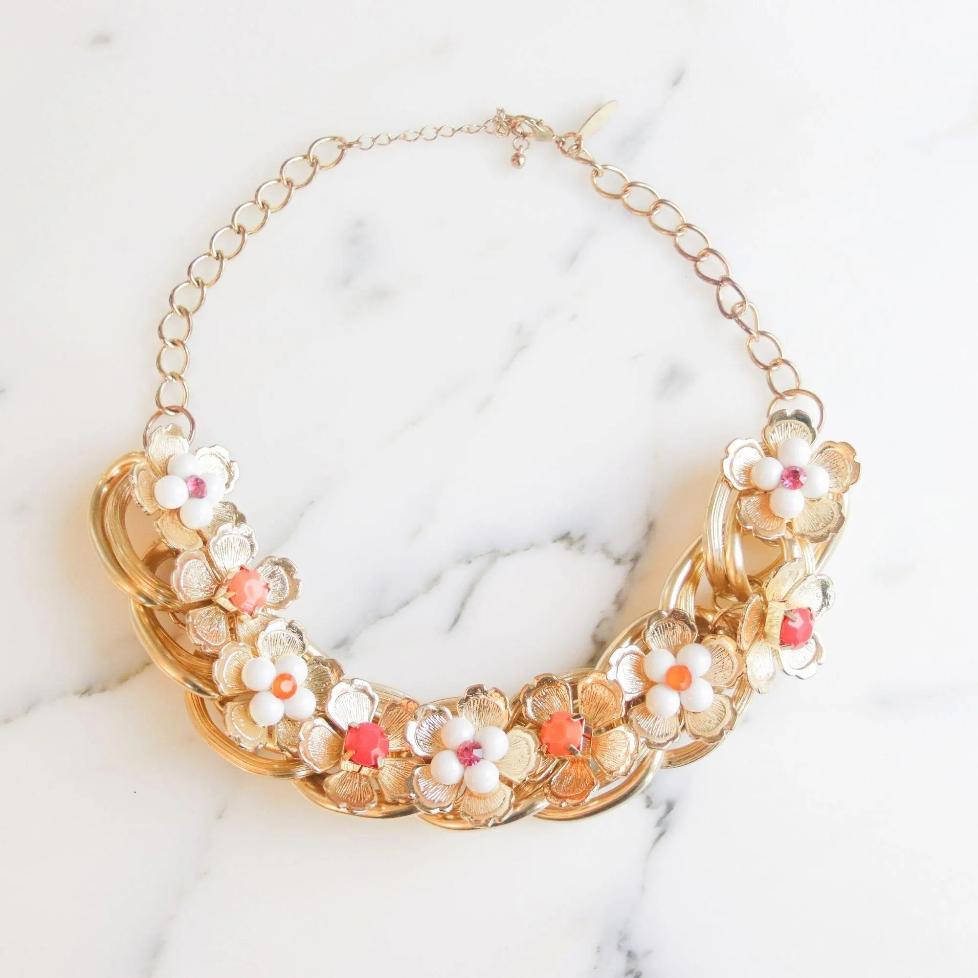 Vintage Chunky Gold White Flower Necklace