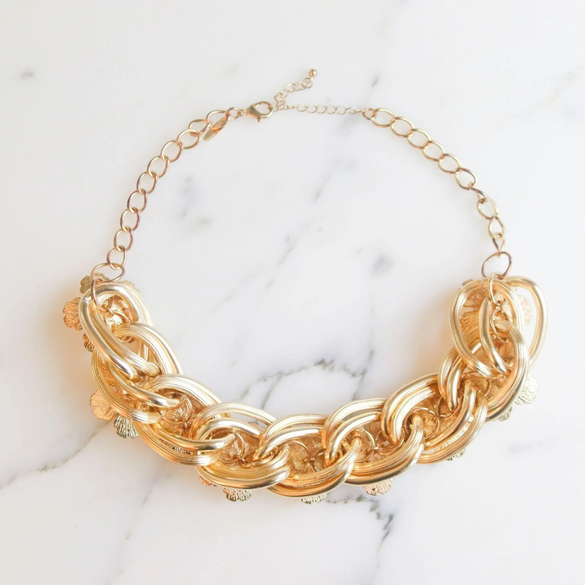 Vintage Chunky Gold White Flower Necklace