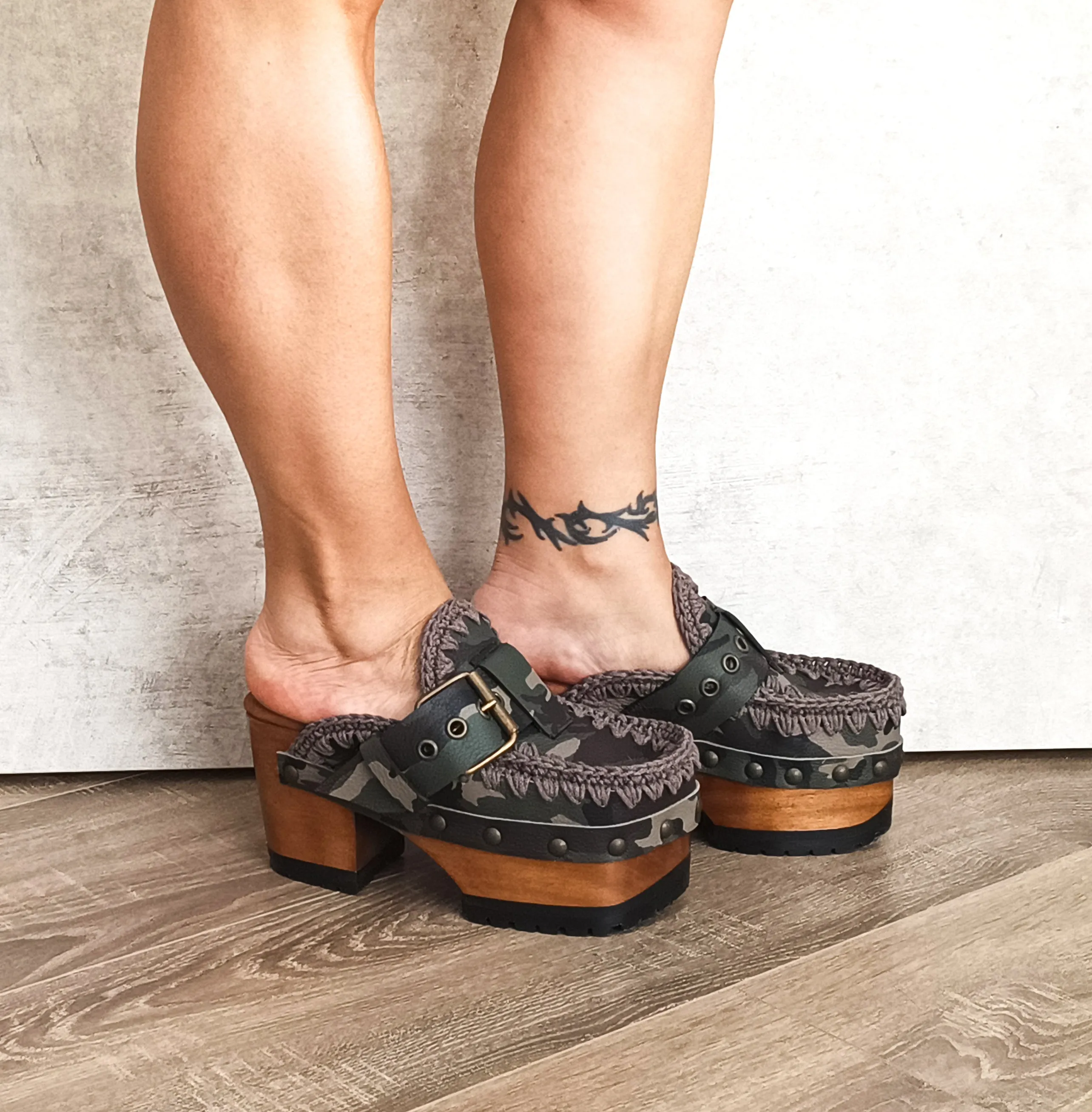 Warrior Oxford Clogs