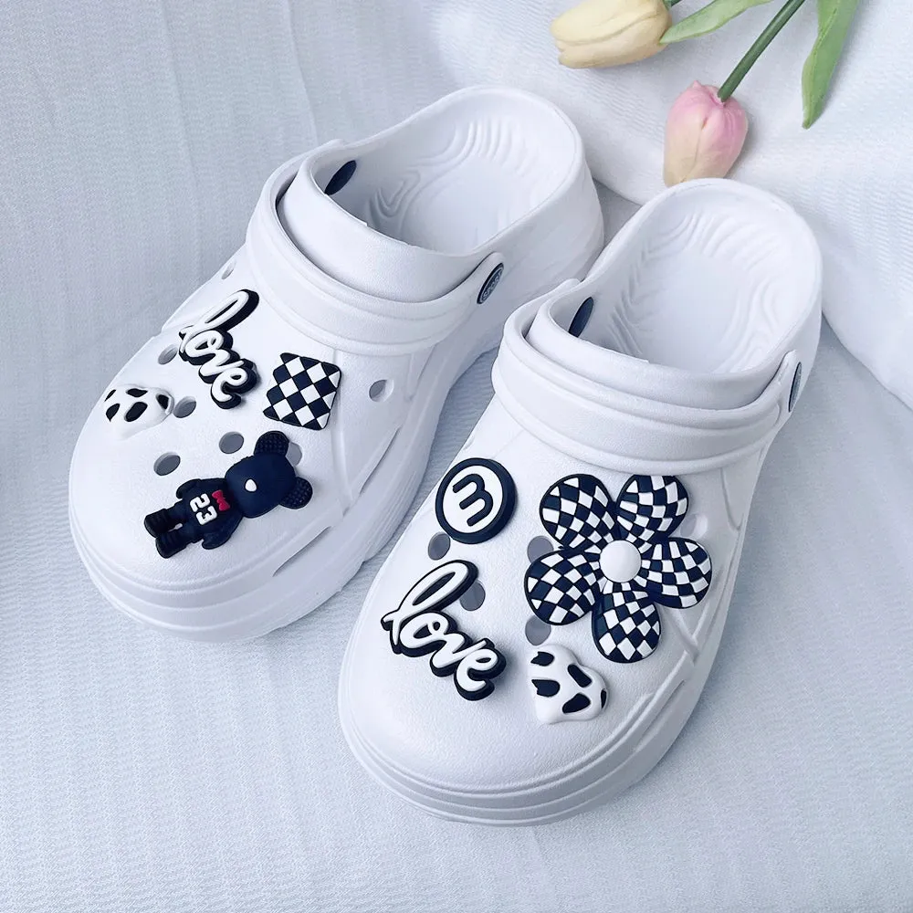 Women Clogs 2025 New Arrival Soft EVA Thick Platform Slippers Comfortable Garden Shoes Fashion Beach Sandals
