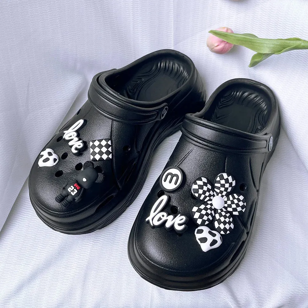 Women Clogs 2025 New Arrival Soft EVA Thick Platform Slippers Comfortable Garden Shoes Fashion Beach Sandals