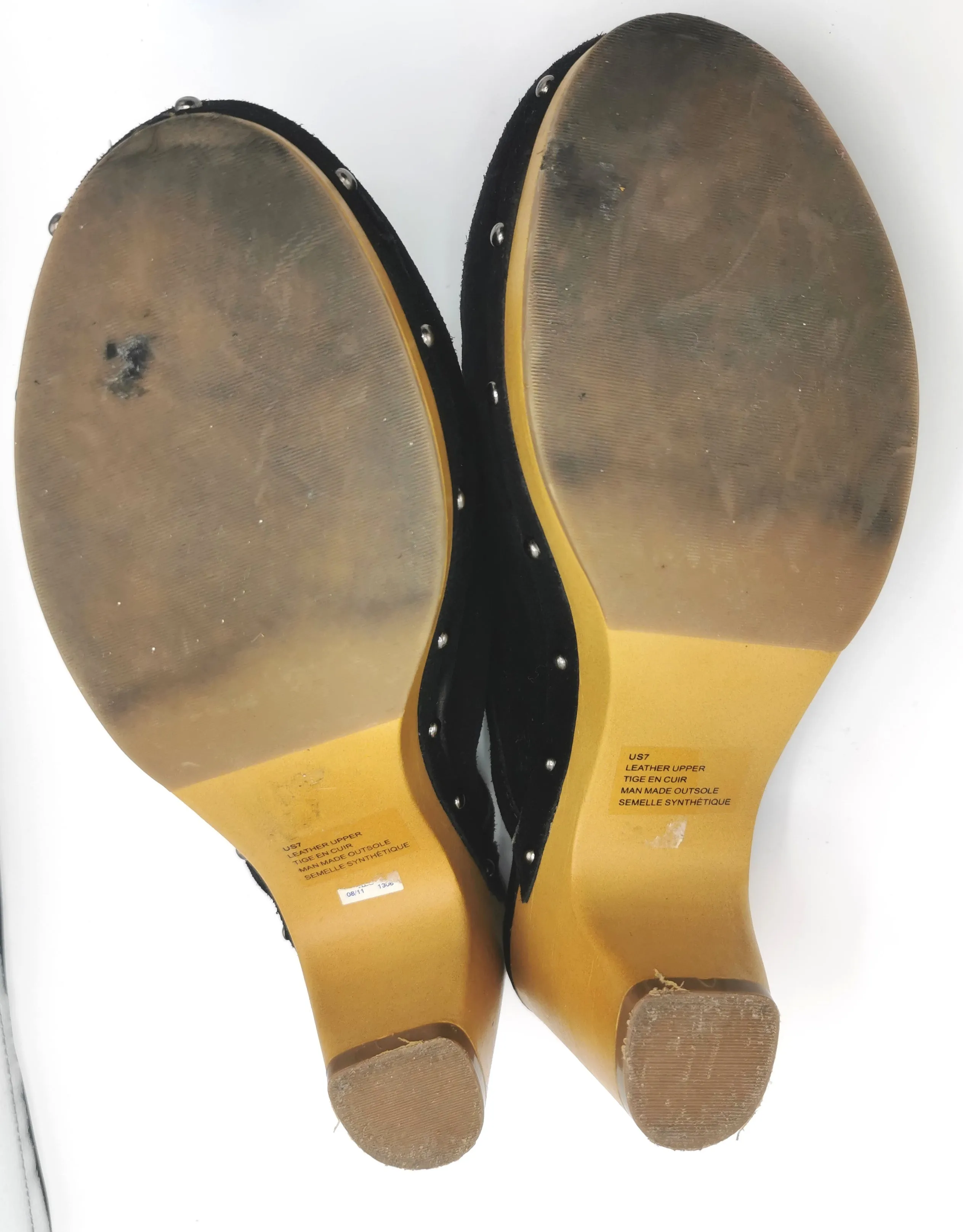WOMENS SIZE 7 - AMERICAN EAGLE, Suede Clogs VGUC B60