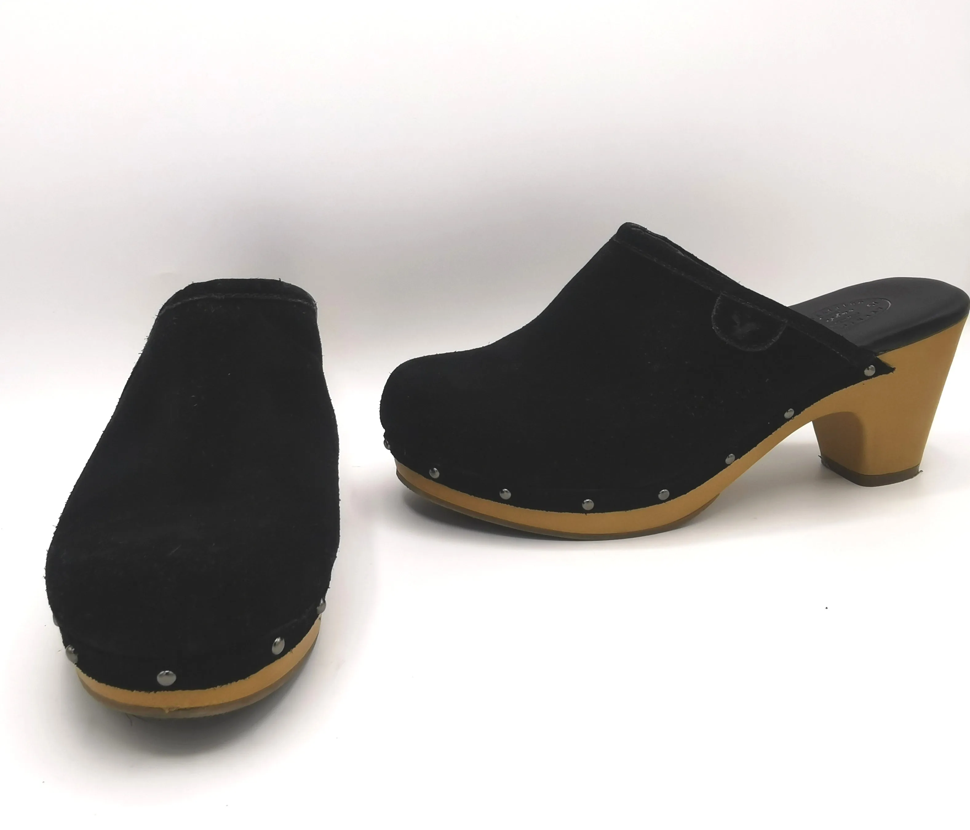 WOMENS SIZE 7 - AMERICAN EAGLE, Suede Clogs VGUC B60